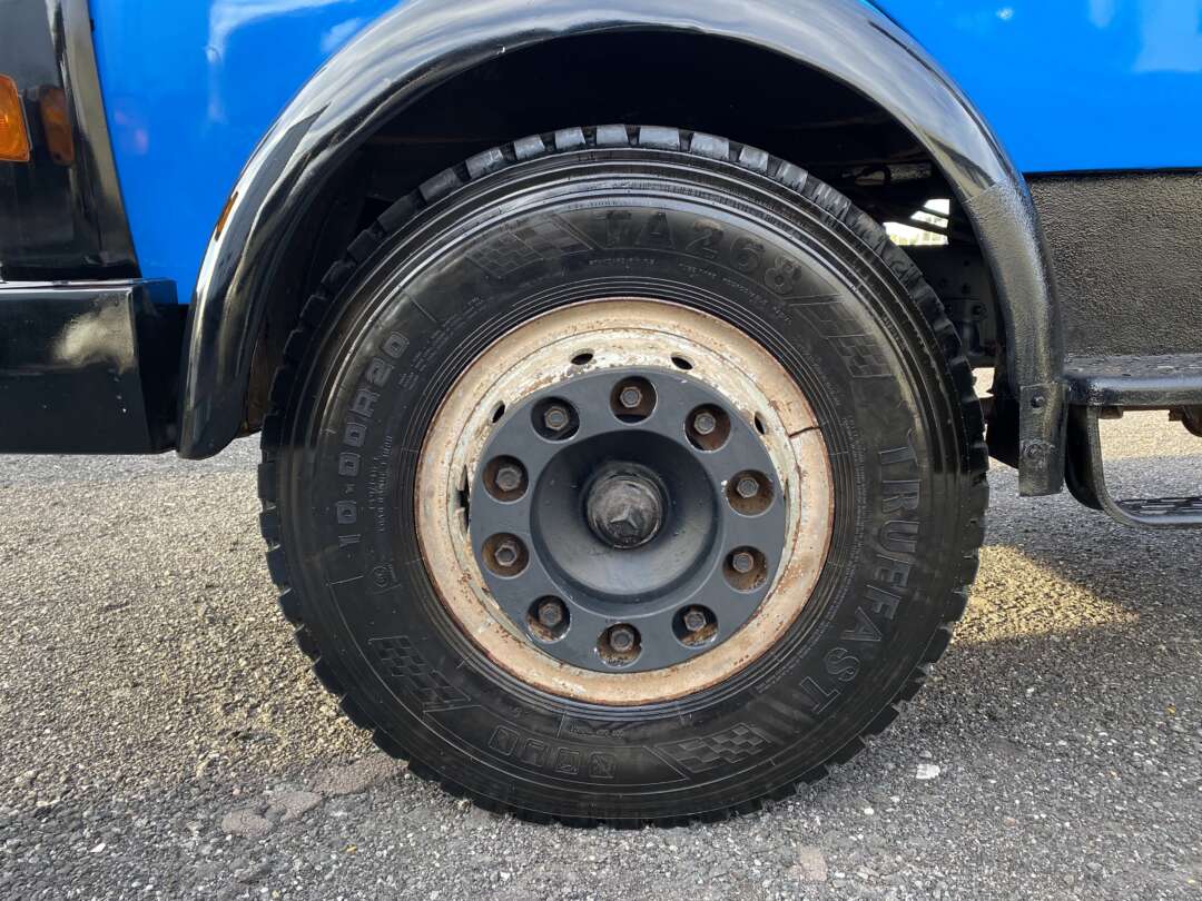 Caminhão MERCEDES BENZ MB 1113 Caçamba Basculante ANO 1984 de Oto Junior Caminhões no Paraná