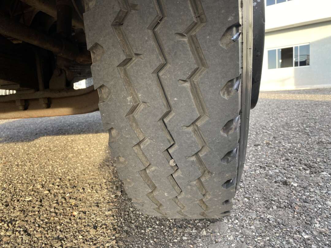 Caminhão MERCEDES BENZ MB 1113 Caçamba Basculante ANO 1984 de Oto Junior Caminhões no Paraná