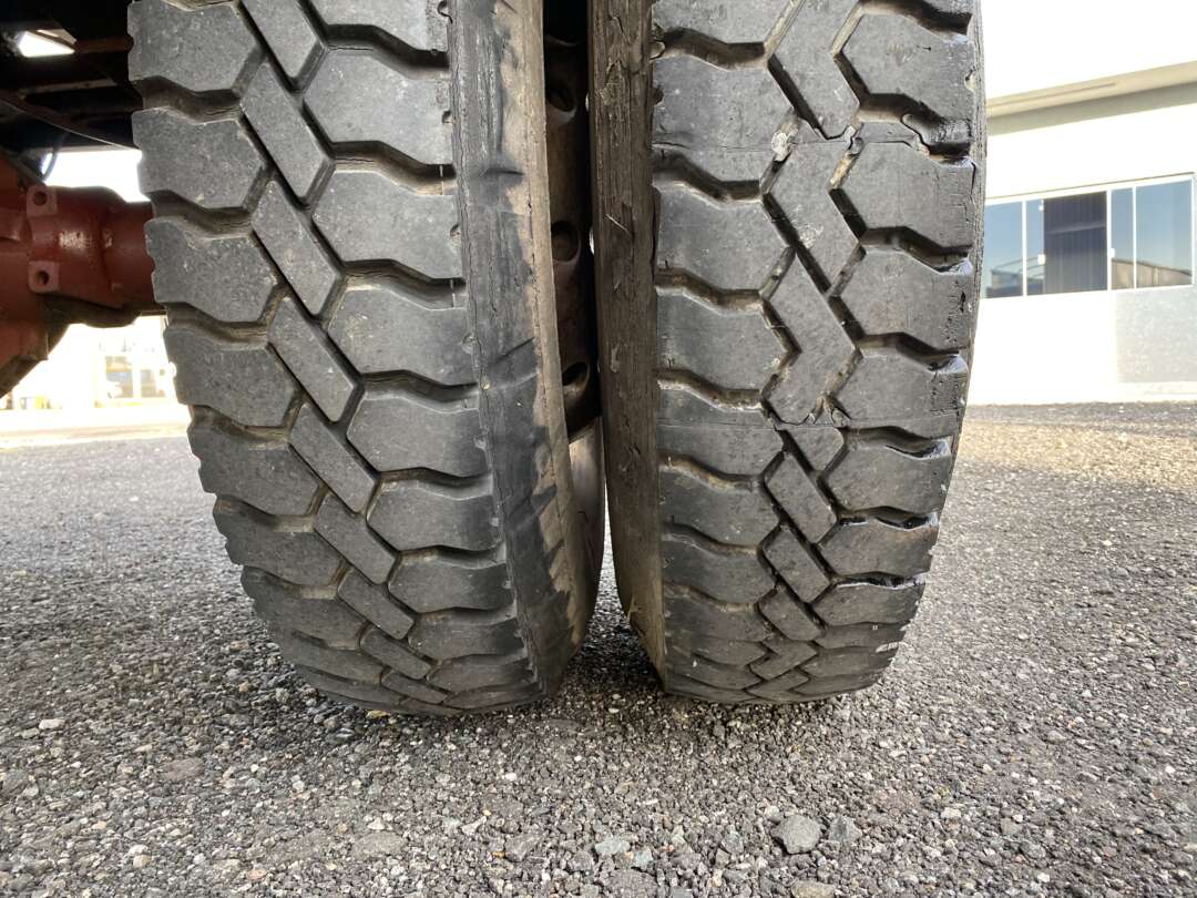 Caminhão MERCEDES BENZ MB 1113 Caçamba Basculante ANO 1984 de Oto Junior Caminhões no Paraná