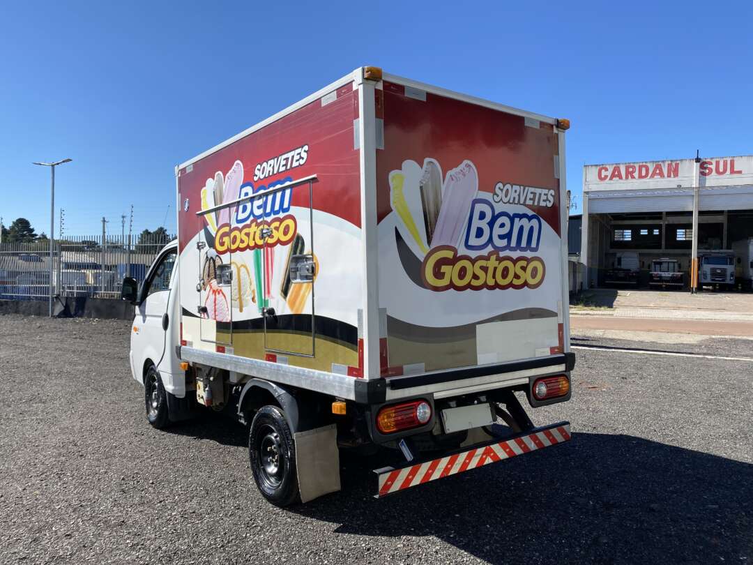 Caminhão HYUNDAI HR Baú Refrigerado ANO 2021 de Oto Junior Caminhões no Paraná