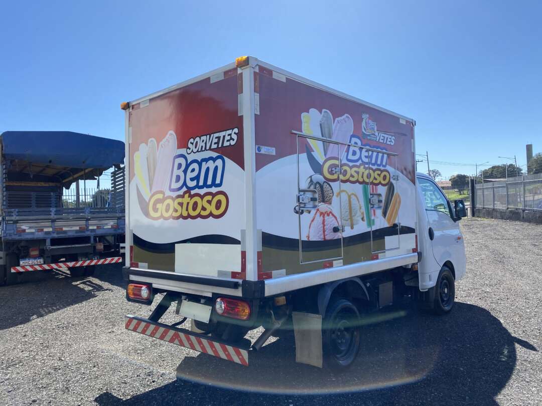 Caminhão HYUNDAI HR Baú Refrigerado ANO 2021 de Oto Junior Caminhões no Paraná