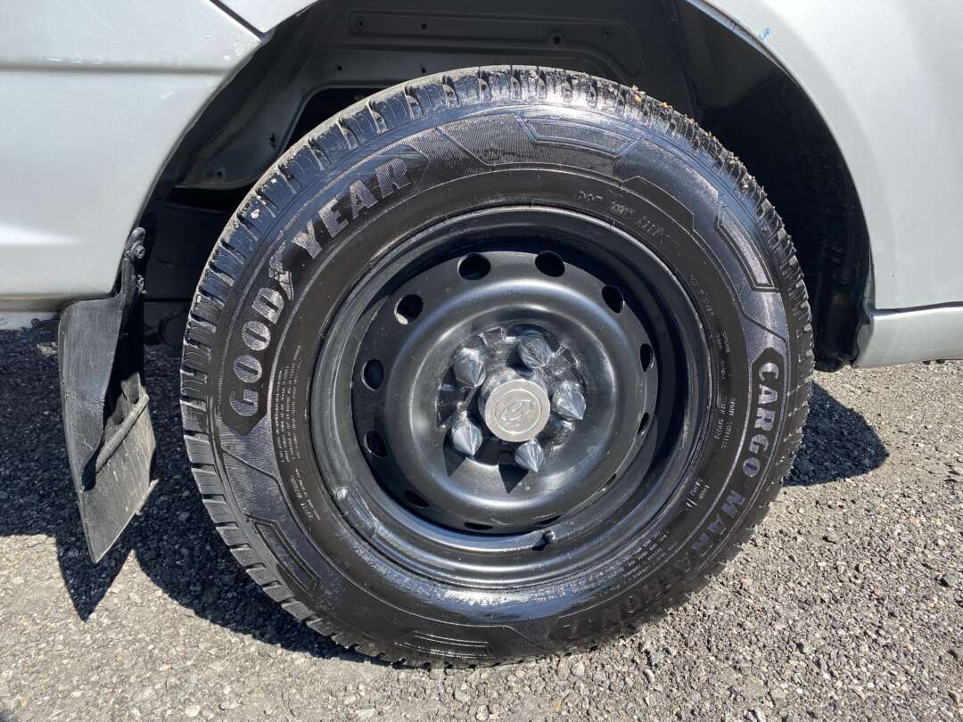 Caminhão HYUNDAI HR Baú Furgão ANO 2008 de Oto Junior Caminhões no Paraná