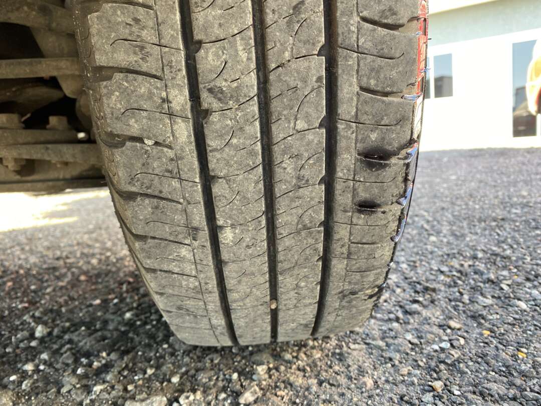 Caminhão HYUNDAI HR Baú Furgão ANO 2008 de Oto Junior Caminhões no Paraná