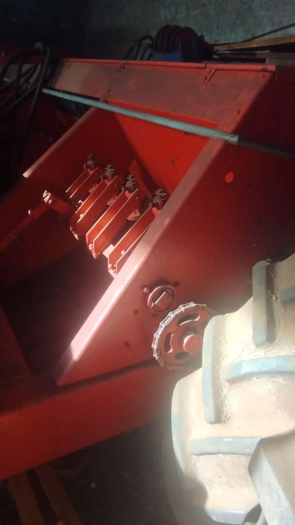 SEMEADEIRA SEMEATO TD 300 ANO 1982 de Auto Máquinas Palotina no Paraná