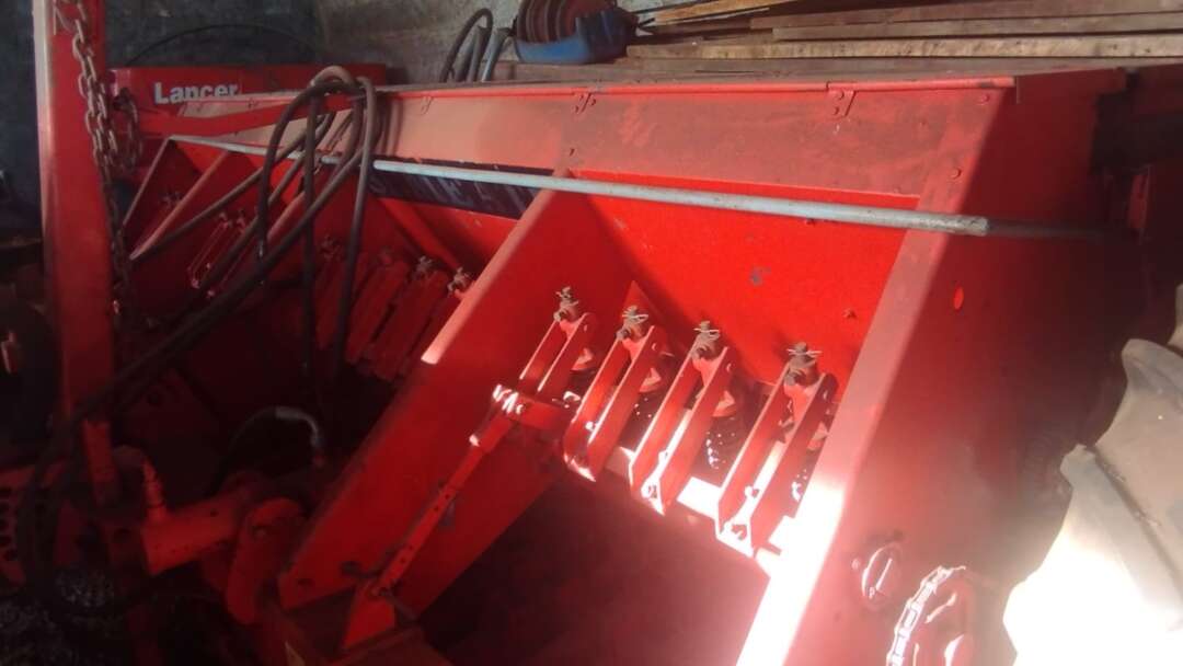 SEMEADEIRA SEMEATO TD 300 ANO 1982 de Auto Máquinas Palotina no Paraná