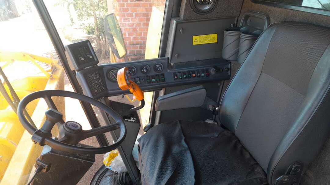 COLHEITADEIRA NEW HOLLAND TC 57 ANO 2001 de Auto Máquinas Palotina no Paraná