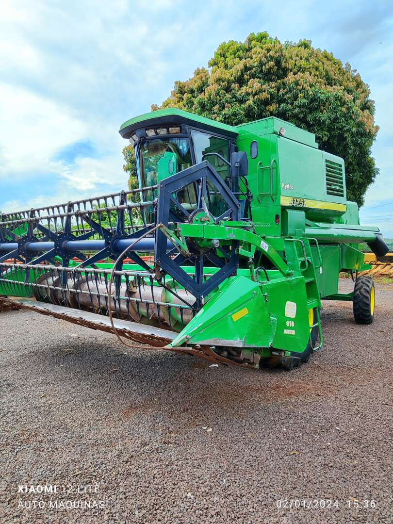 COLHEITADEIRA JONH DEERE JOHN DEERE 1175 ANO 2003 de Auto Máquinas Palotina no Paraná