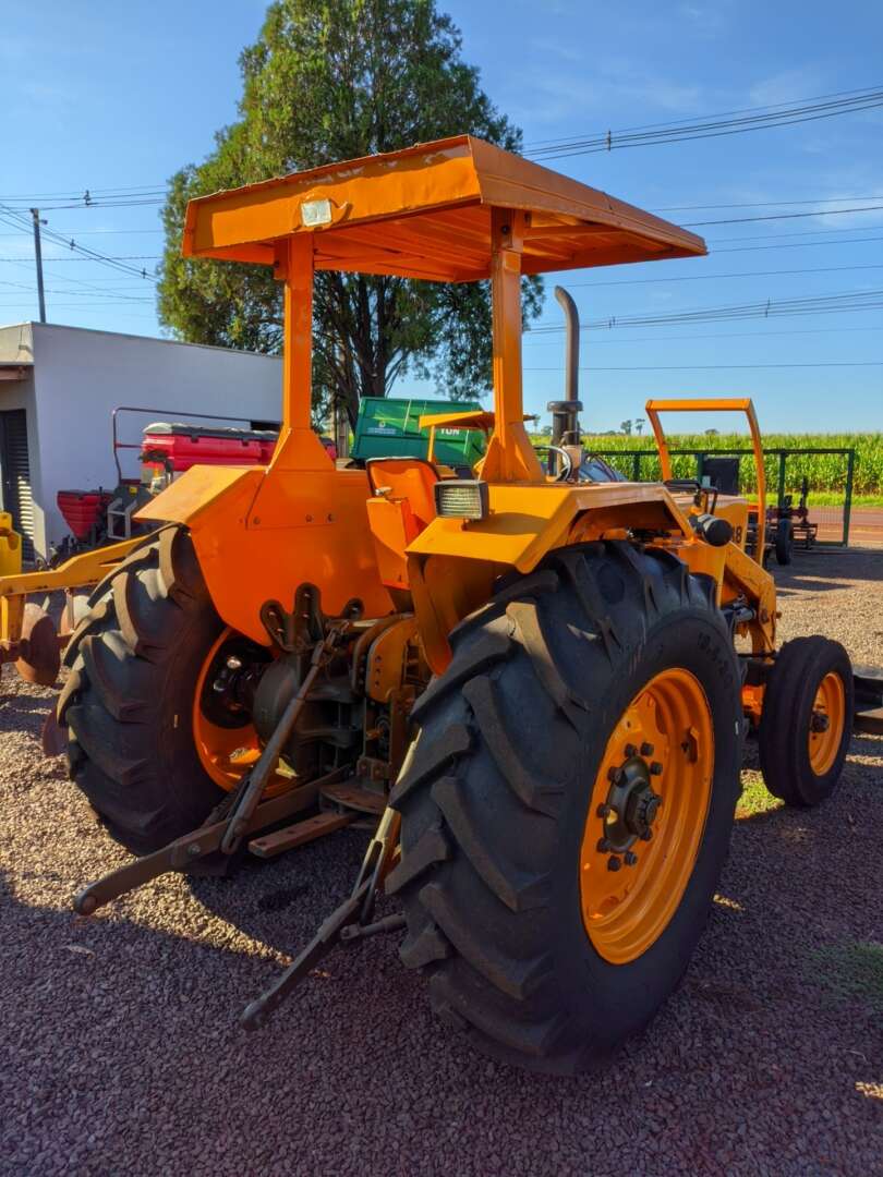 TRATOR VALMET VALMET 88 ANO 1984 de Auto Máquinas Palotina no Paraná