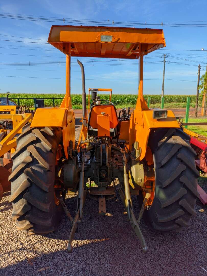 TRATOR VALMET VALMET 88 ANO 1984 de Auto Máquinas Palotina no Paraná