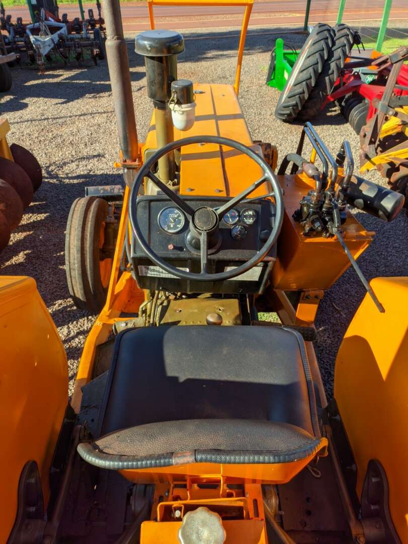 TRATOR VALMET VALMET 88 ANO 1984 de Auto Máquinas Palotina no Paraná