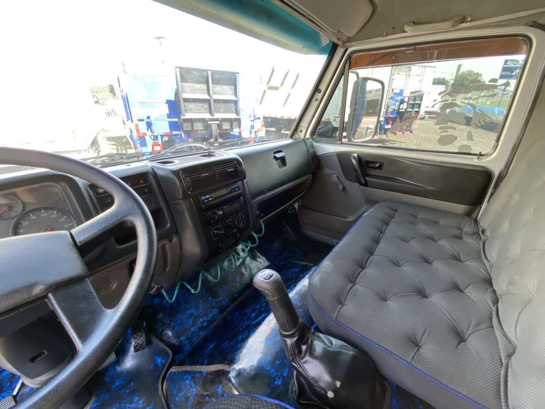 Caminhão VOLKSWAGEN VW 10160 Carga Seca ANO 2014 de Oto Junior Caminhões no Paraná