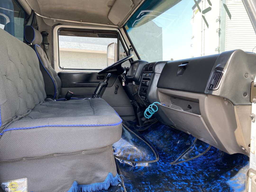 Caminhão VOLKSWAGEN VW 10160 Carga Seca ANO 2014 de Oto Junior Caminhões no Paraná