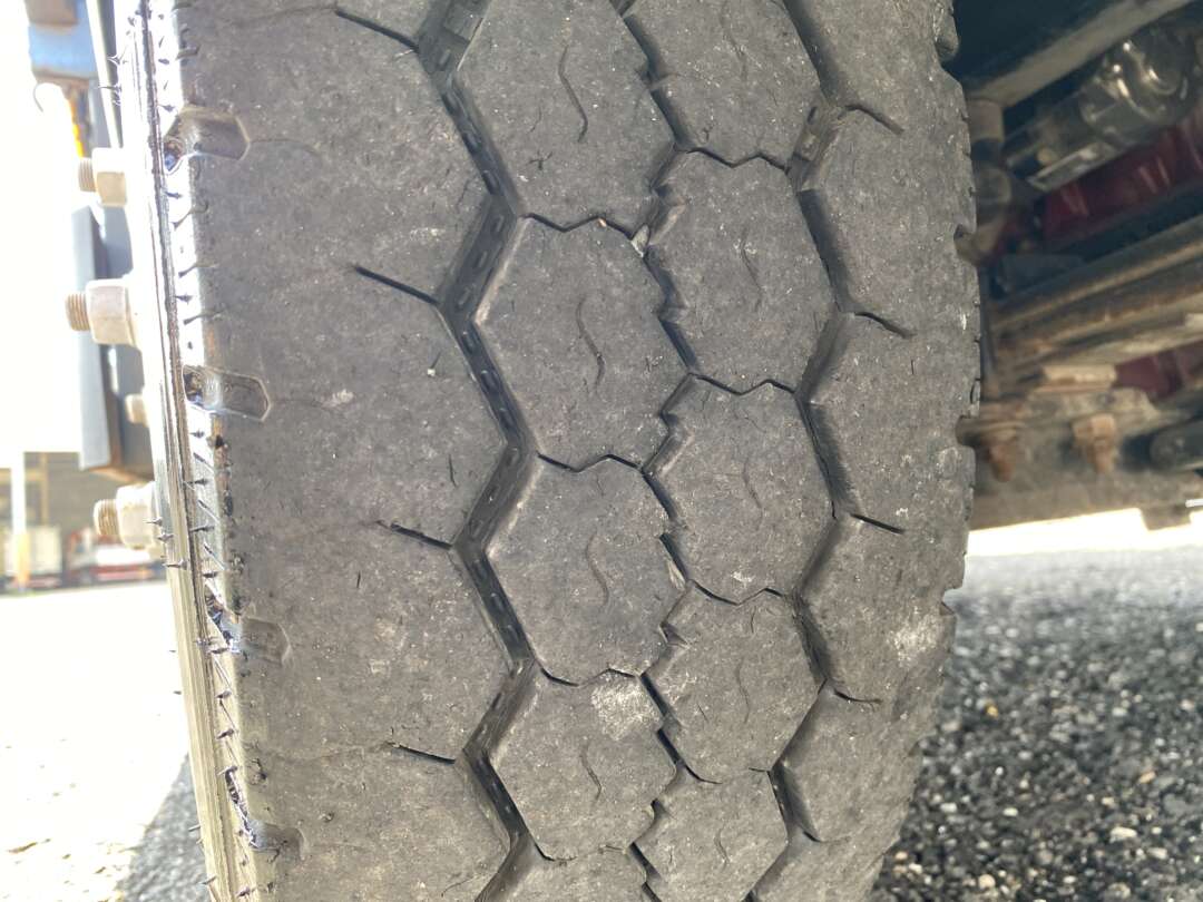 Caminhão VOLKSWAGEN VW 10160 Carga Seca ANO 2014 de Oto Junior Caminhões no Paraná