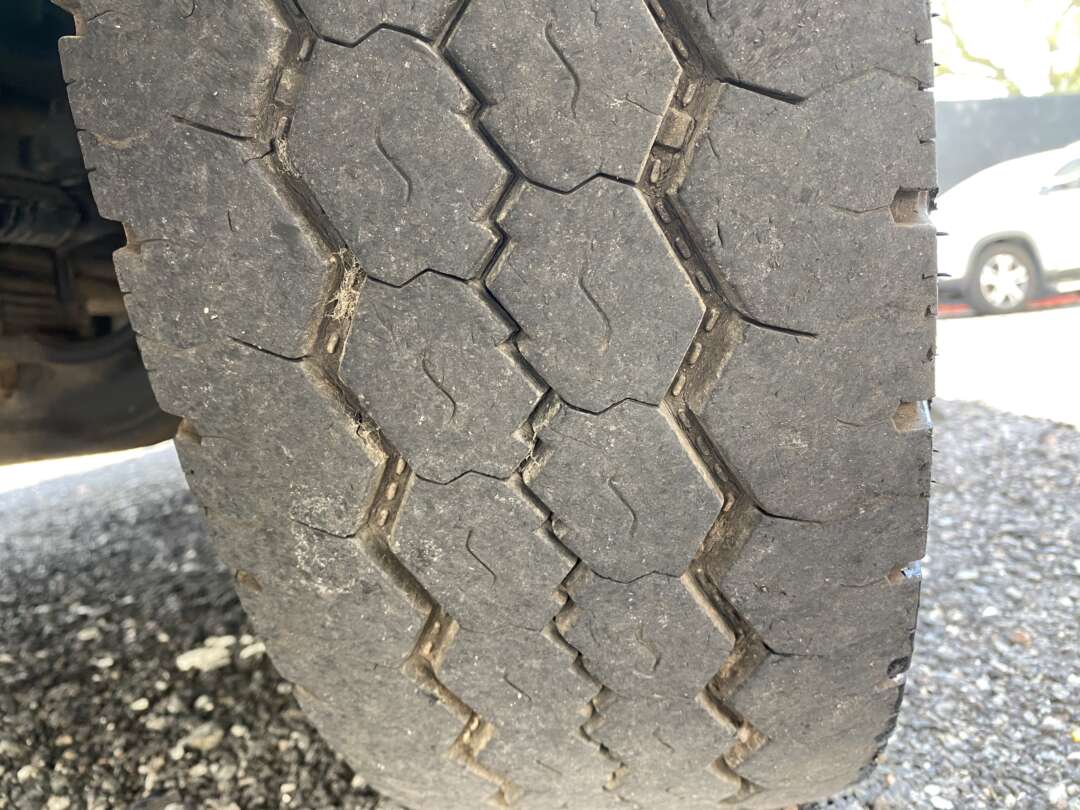 Caminhão VOLKSWAGEN VW 10160 Carga Seca ANO 2014 de Oto Junior Caminhões no Paraná