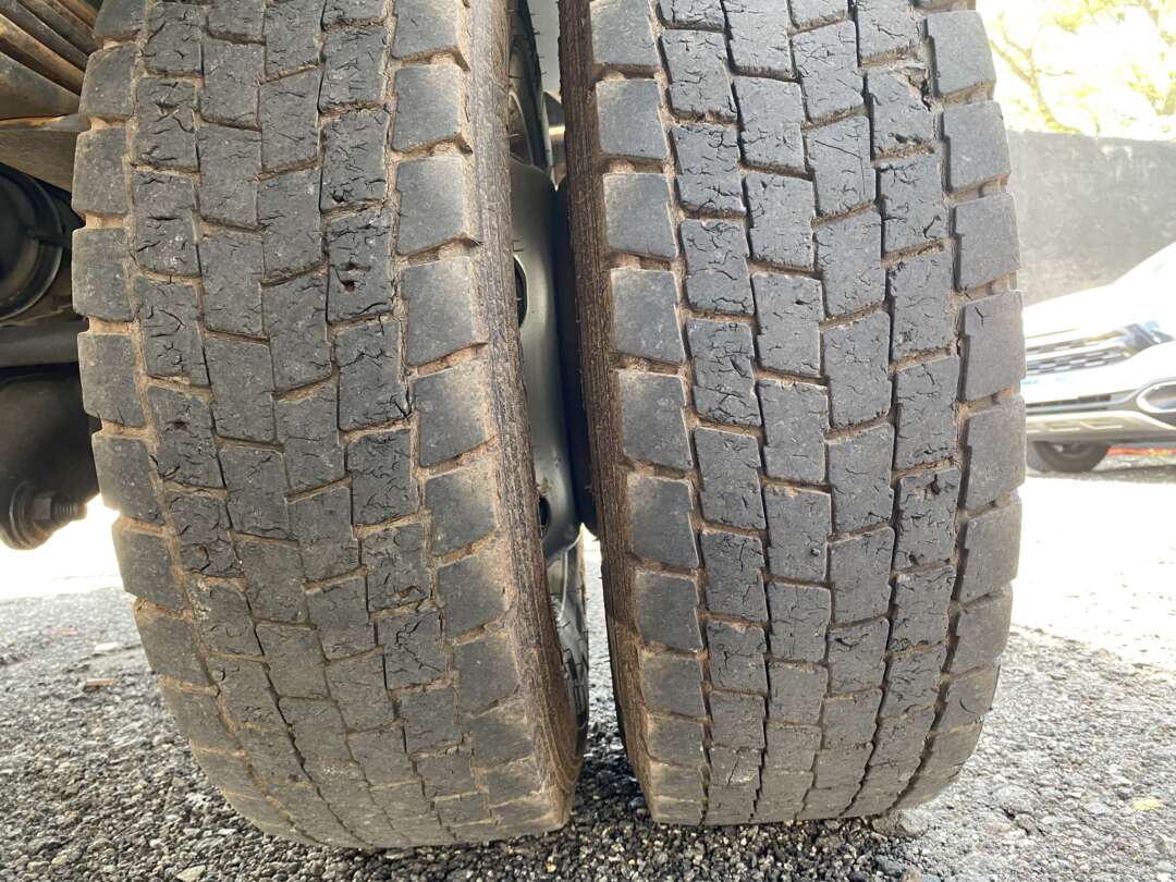 Caminhão VOLKSWAGEN VW 10160 Carga Seca ANO 2014 de Oto Junior Caminhões no Paraná