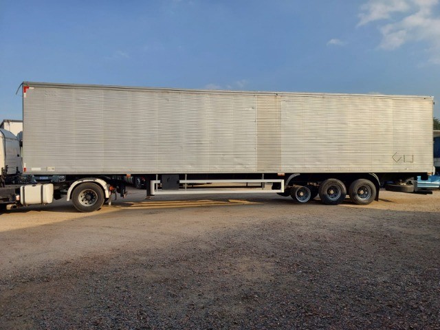 Carreta Sider 30 Paletes 3 Eixos Rodovia 2012 de Laf Caminhões no Paraná