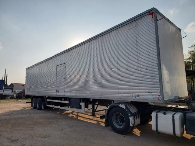 Carreta Sider 30 Paletes 3 Eixos Rodovia 2012 de Laf Caminhões no Paraná