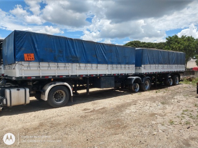 Carreta Bitrem Randon Graneleira de Laf Caminhões no Paraná