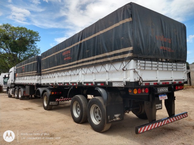Carreta Bitrem Graneleira de Laf Caminhões no Paraná