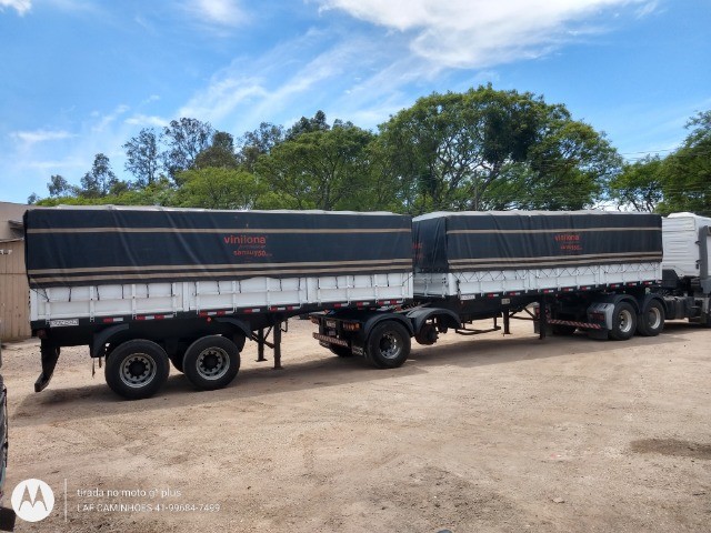 Carreta Bitrem Graneleira de Laf Caminhões no Paraná