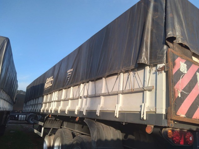 Graneleira Noma LS 2013 de Laf Caminhões no Paraná