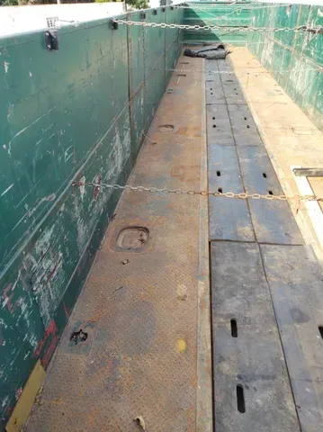 Carreta Vanderléia Graneleira Bobineira e Porta Container 2012 de Laf Caminhões no Paraná