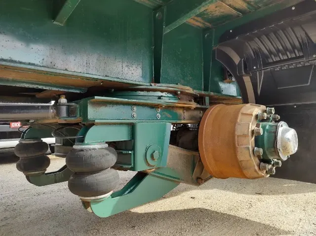 Carreta Vanderléia Graneleira Bobineira e Porta Container 2012 de Laf Caminhões no Paraná