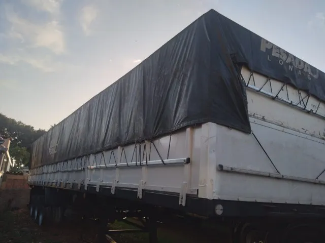 Graneleira Noma LS 2013 de Laf Caminhões no Paraná