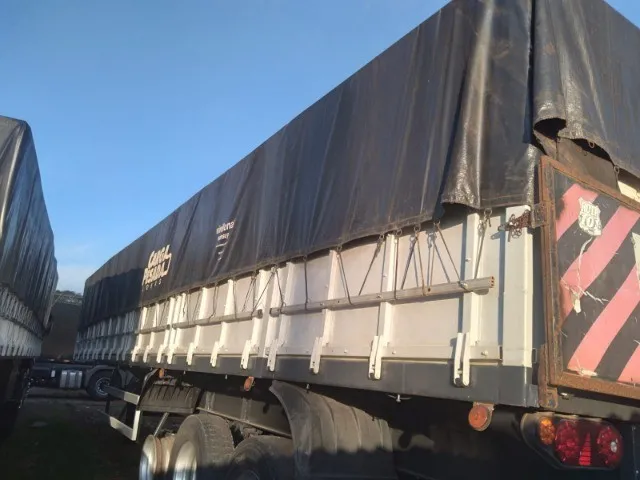 Graneleira Noma LS 2013 de Laf Caminhões no Paraná