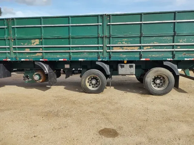 Carreta Vanderléia Graneleira Bobineira e Porta Container 2012 de Laf Caminhões no Paraná