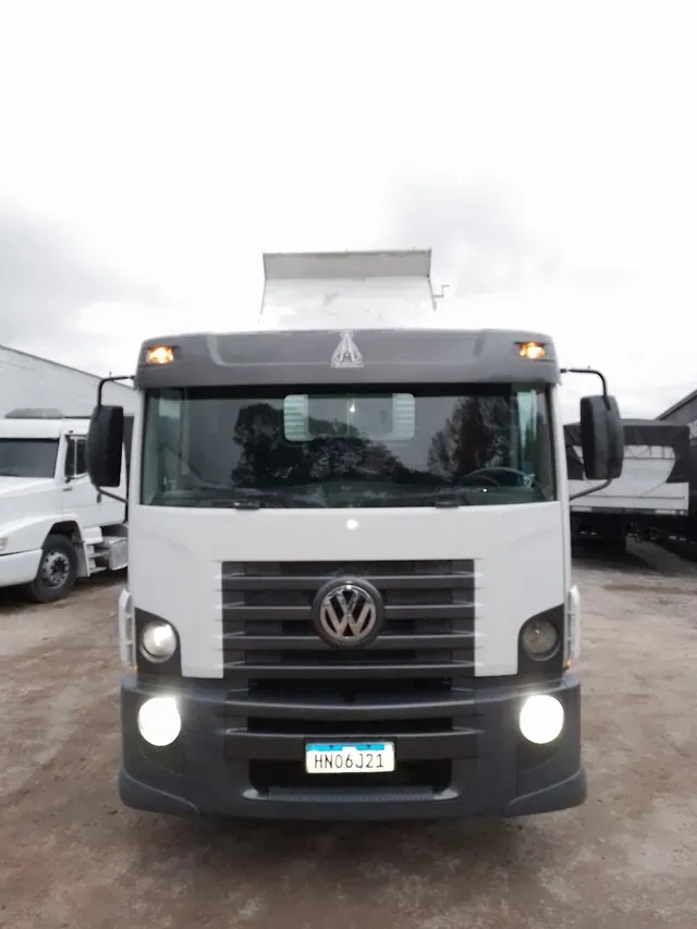 Caminhão VW Constellation 13-180 2012 Caçamba 6 passageiros de Laf Caminhões no Paraná