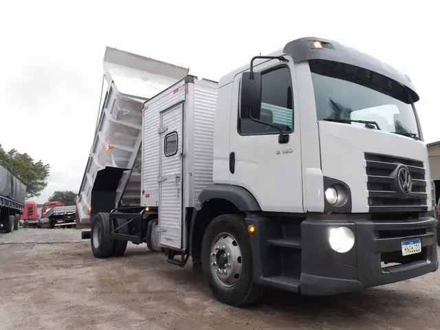 Caminhão VW Constellation 13-180 2012 Caçamba 6 passageiros de Laf Caminhões no Paraná