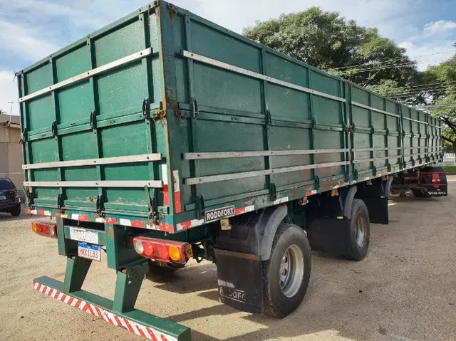 Carreta Vanderléia Graneleira Bobineira e Porta Container 2012 de Laf Caminhões no Paraná