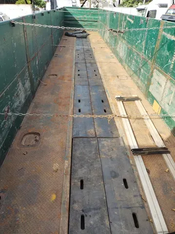 Carreta Vanderléia Graneleira Bobineira e Porta Container 2012 de Laf Caminhões no Paraná